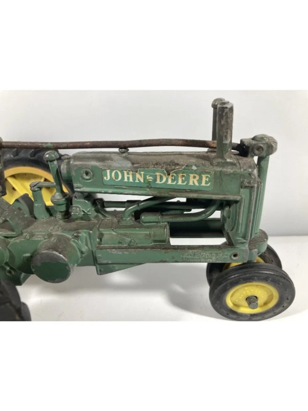 Ertl John Deere 1934 Model-A Tractor Narrow Front 1:16 Diecast Heavy Wear